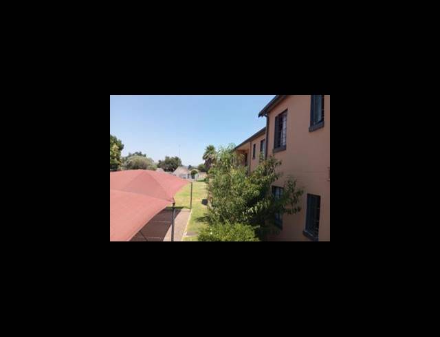 2 BEDROOM TOWNHOUSE FOR SALE IN ALBEMARLE